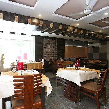 Oyo 29724 Hotel Kokila Resort Jabalpur Eksteriør bilde